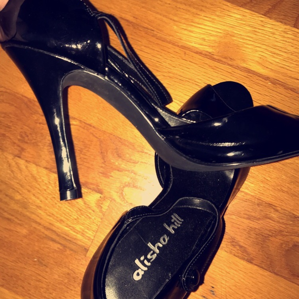 Shoes NEVER BEEN WORN